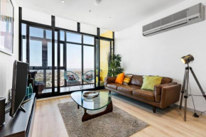 Sky High at Southbank - Sprawling Views and Free Parking